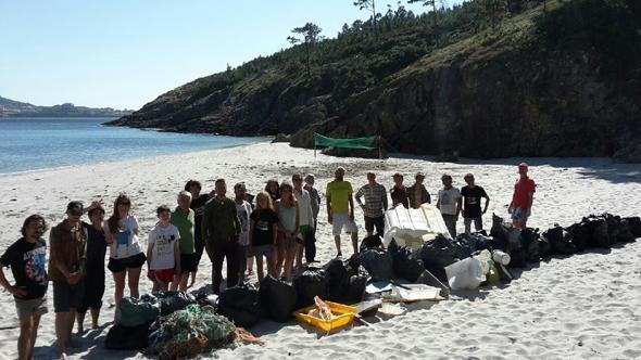 Limpeza da Praia de Talon 2015 Limpeza da Praia de Talon 2015