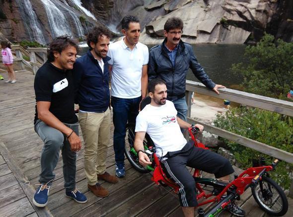 Tomas Trillo con Chiapucci Indurain Pedro Mosquera e Pequeno na Presentacion do Gran Fondo Ezarojpg Tomas Trillo con Chiapucci Indurain Pedro Mosquera e Pequeno na Presentacion do Gran Fondo Ezarojpg