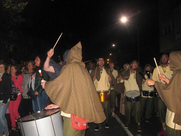 Aos tambores no Asalto ao Castelo 2015 Aos tambores no Asalto ao Castelo 2015