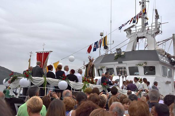 A Virxe do Carme nun barco muradan-Foto-Xose Sendon A Virxe do Carme nun barco muradan-Foto-Xose Sendon