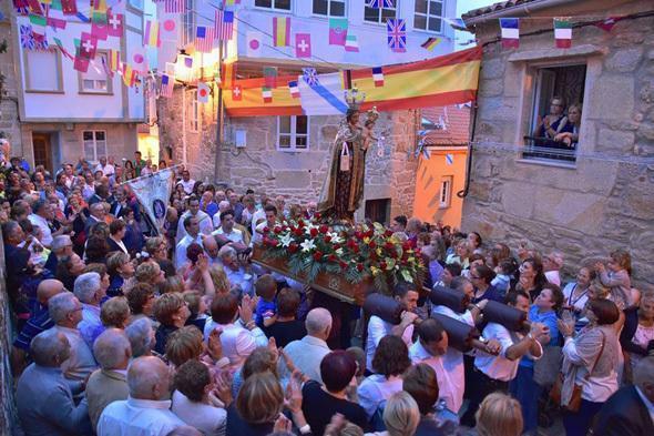 A Virxe do Carme polas ruas de Muros-Foto-Xose Sendon A Virxe do Carme polas ruas de Muros-Foto-Xose Sendon