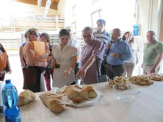 A producion de pan foi unha das visitas do Proyecto Europeo REN en Italia A producion de pan foi unha das visitas do Proyecto Europeo REN en Italia