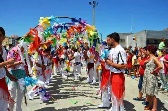Danza de Arcos en Muxia-Foto-Anxo Castro Danza de Arcos en Muxia-Foto-Anxo Castro