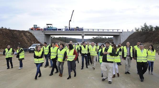 Completa visita ás obras da Autovía da Costa da Morte Foto: Moncho Fuentes