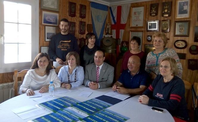 Empresarios de Camarinas presentando as I Xornadas das Algas