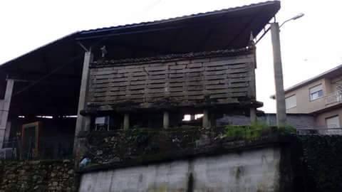 Horreo con proteccion en Muxia-Foto-Carme Toba Trillo