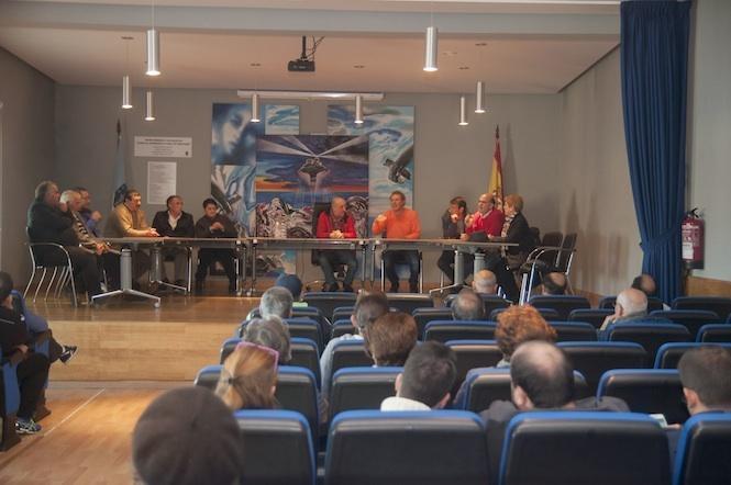 Reunion en Fisterra sobre o San Sepulcro-Foto-Dario Gomez