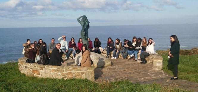 Estudantes de Turismo da UDC no Faro de Laxe