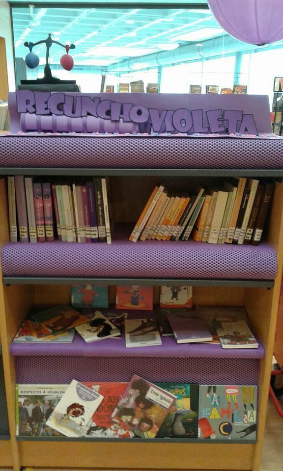 A biblioteca de Vimianzo inaugurou un Recuncho Violeta