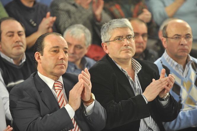 Manuel Valeriano Alonso Pichurri, alcalde de Camariñas e Félix Porto, alcalde de Muxía, forman parte da Comitiva do PSOE Costa Atlántica