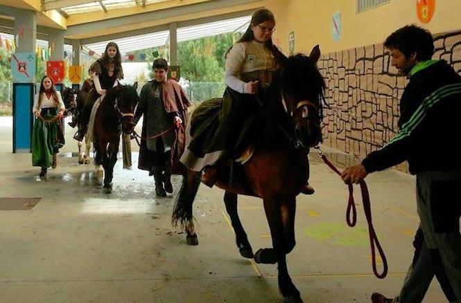 Visita Equestre de Outes ao CEIP de Esteiro