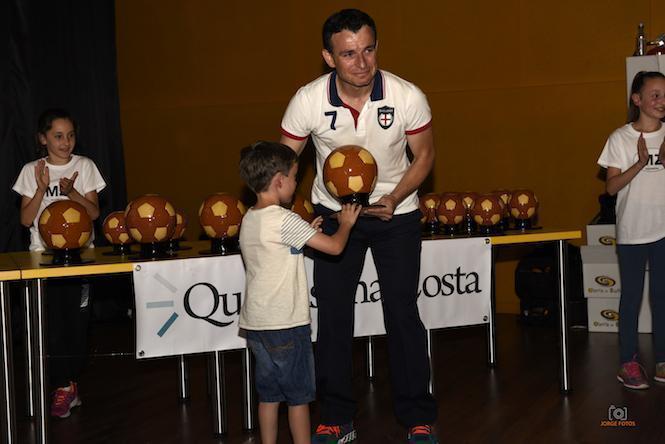 O arbitro Marcos Ordonez recibiu unha sorpresa na Gala do Futbol da Costa