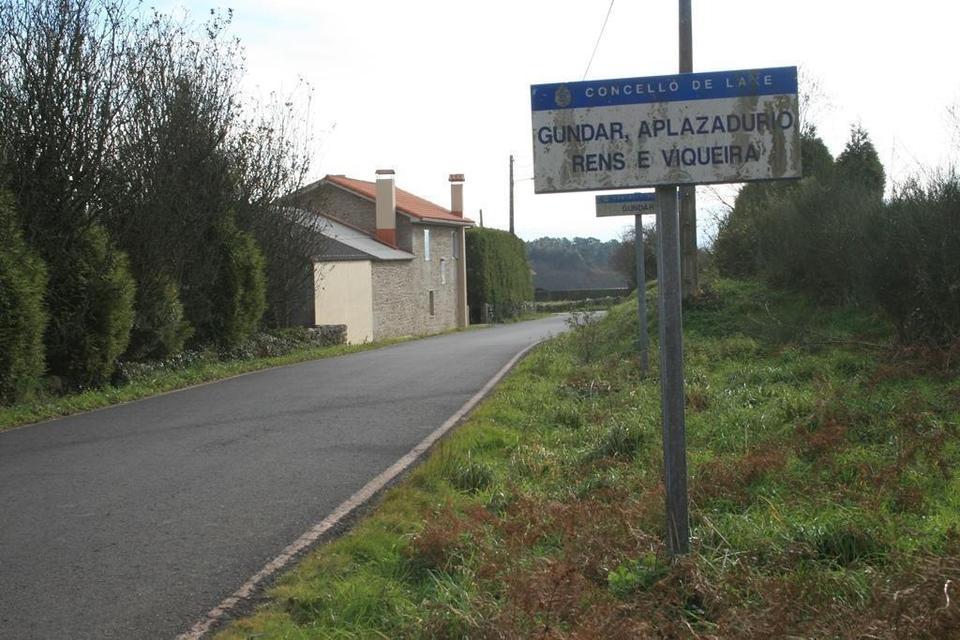 Aplazadurio (O Aprazaduiro), Viqueira (A Biqueira). Laxe