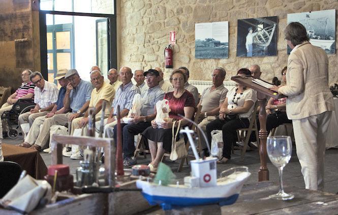 Marineiros homenaxeados en Muros