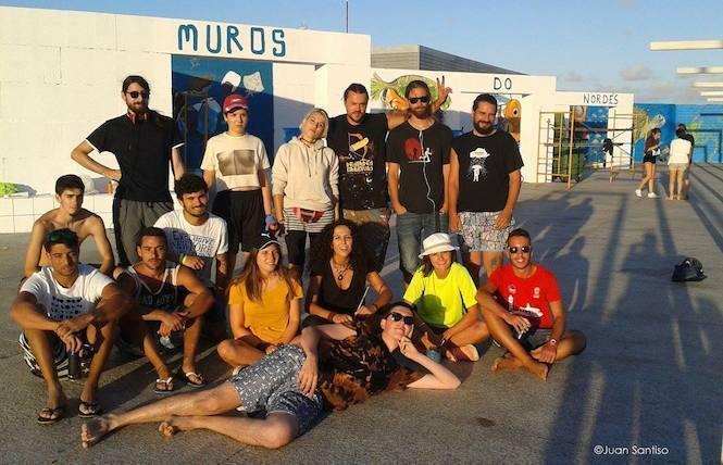 Artistas locais do Muros do Nordes en Muxia -Foto-Juan Santiso