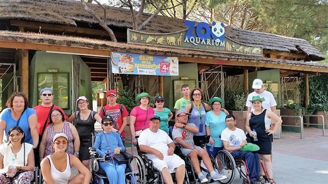 Quince usuarios e usuarias de Integro visitan estes dias a capital dentro do programa Respiro Familiar Vacacional
