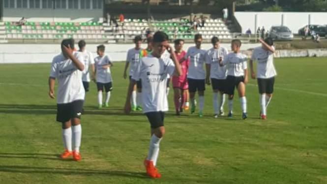 Os cadetes ao remate do partido