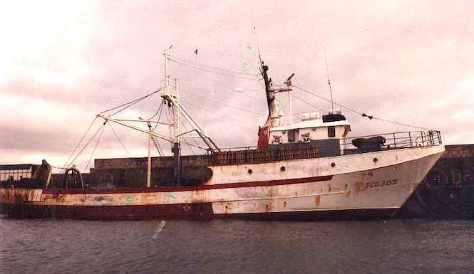 O Himajo Primero no porto de Oza-Foto-Salvamento