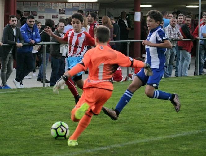 Choque entre Lugo e Deportivo no Cuadrangular sub14 no Carral-Foto-SD
