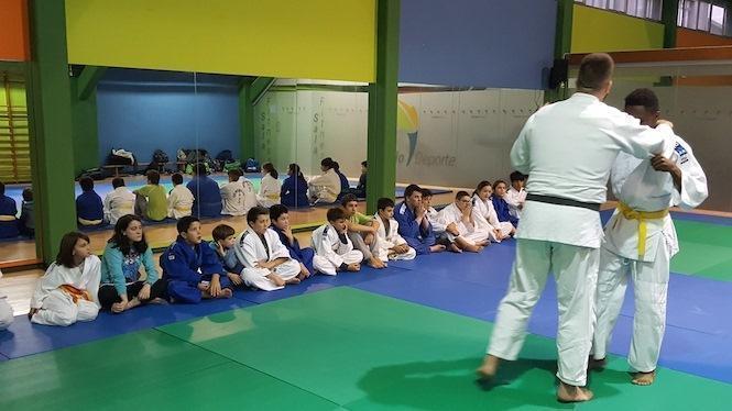 masterclass-de-david-fernandez-de-judo-en-carballo
