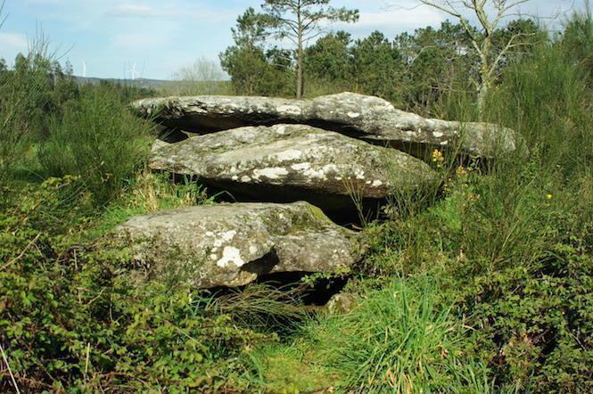 dolmen-pedra-da-arca-regoelle-dumbria-foto-modesto-garcia-quintans