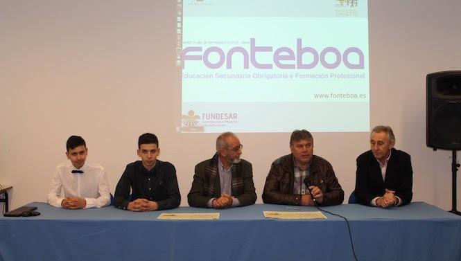 Antes de xantar, tocaba presentación