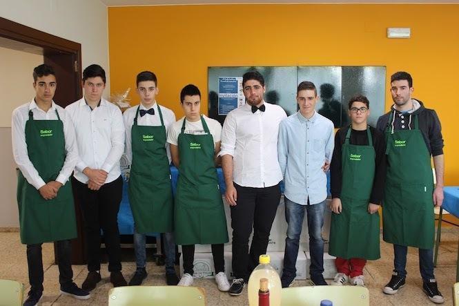 xantar-solidario-fonteboa-- alumnos do proxecto Sabor Emprendedor