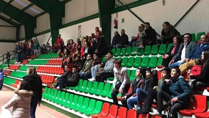Ambientazo en Cee para o doble choque
