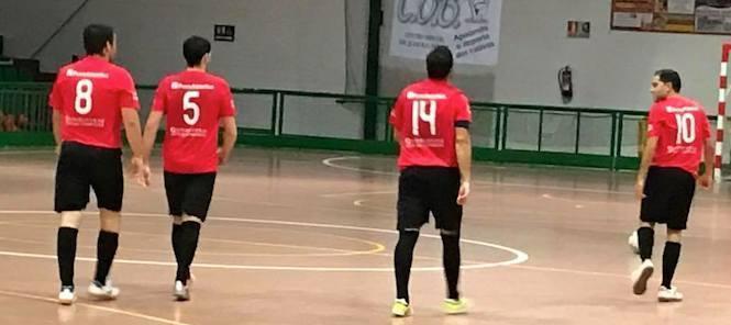 Os homes do Vila de Cee protagonizaron o partidazo da xornada