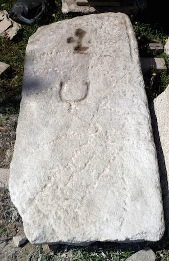 lapida-do-piso-da-igrexa-de-buxantes