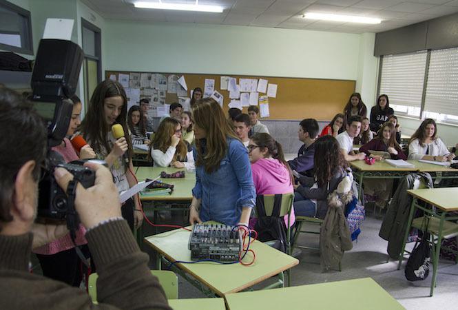 Alumnas do IES Isidro Parga Pondal de Carballo no proxecto O mundo que queremos de 2015