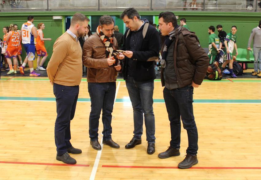 Diego Vazquez Reino socio de honra do Carballo Basket Xiria