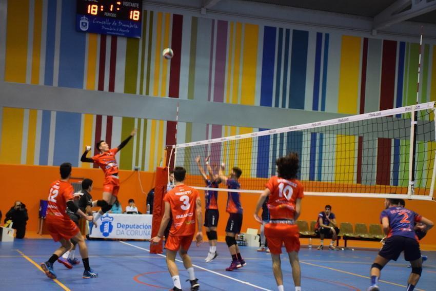 Vitoria do Volei Dumbria ante o Emeve
