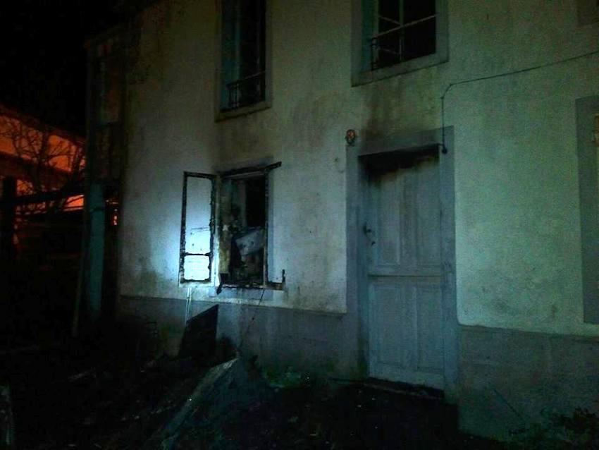 Incendio nunha vivenda en Creo-Esteiro