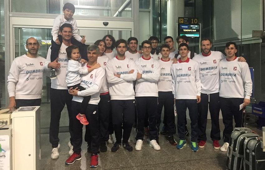 Expedicion do Volei Dumbria camino a Tenerife