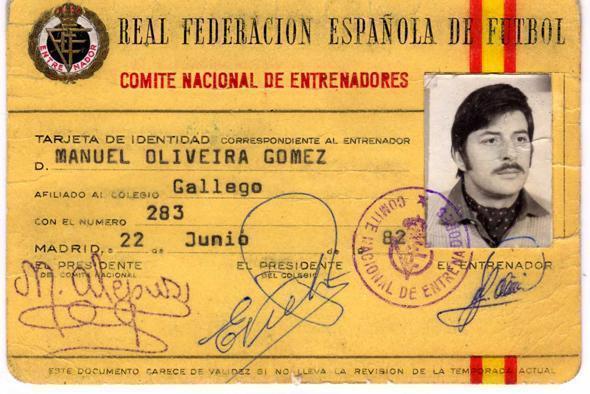 A ficha de adestrador de Manolin en 1982
