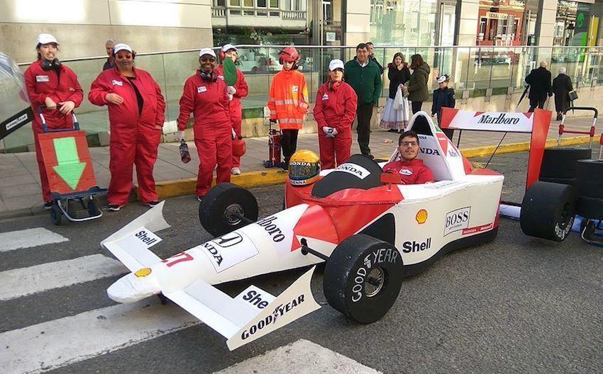 Equipo de F1 no Entroido de Carballo