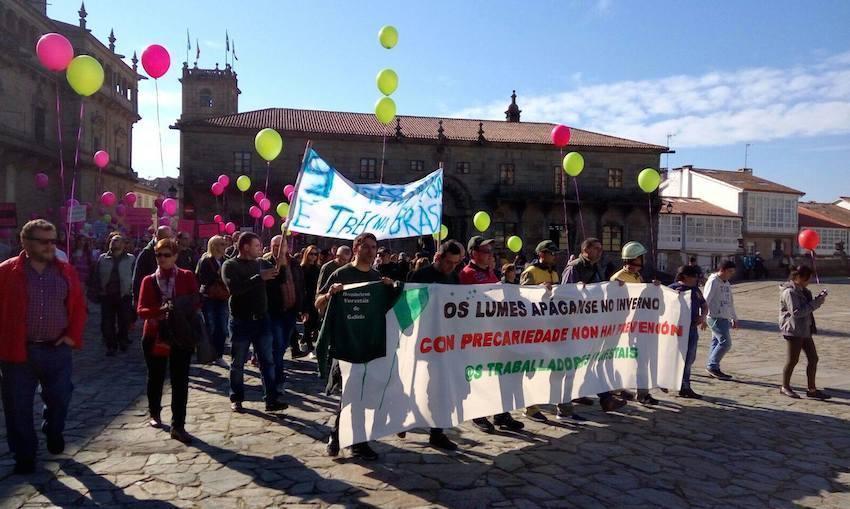 Marcha en santiago contra a precariedade laboral dos peons forestais de Pladiga-Foto-Ivan Perez 2