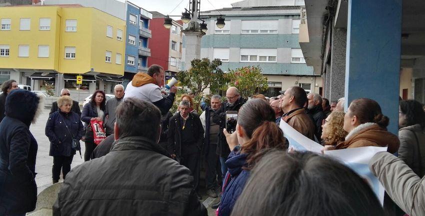 Concentracion en Vimianzo contra a demolicion dunha casa en Bamiro