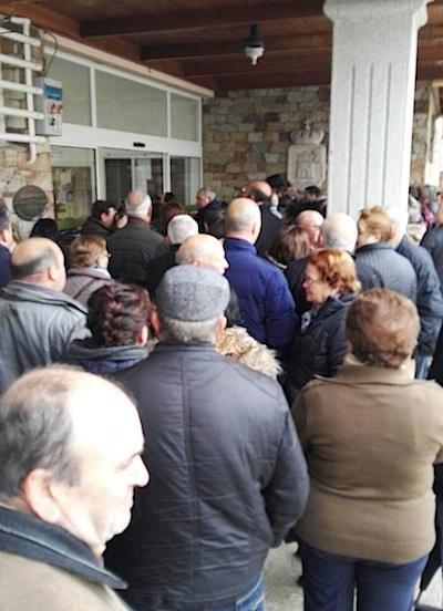 Concentracion en Vimianzo pola casa de Bamiro