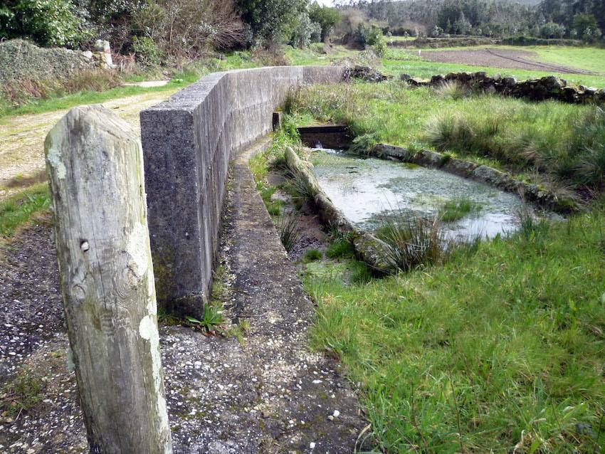 Fonte publica de Sarteguas-Berdeogas-Dumbria-Foto-Modesto Garcia Quintans
