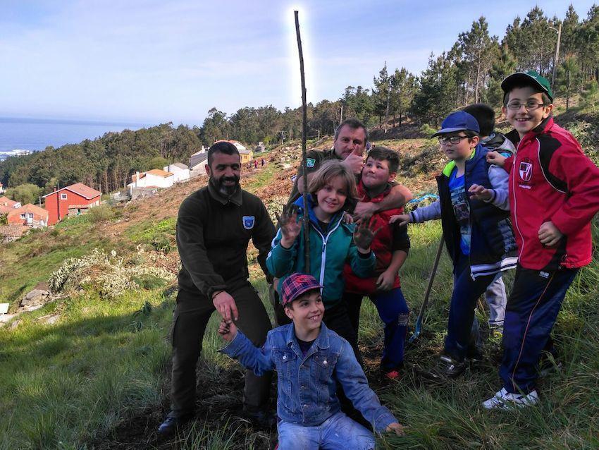 Xornada de educacion ambiental do Distrito Forestal con Mar de Fabula 1