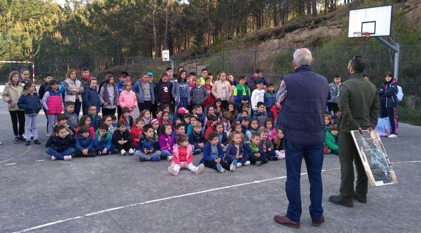 Xornada de educacion ambiental do Distrito Forestal con Mar de Fabula
