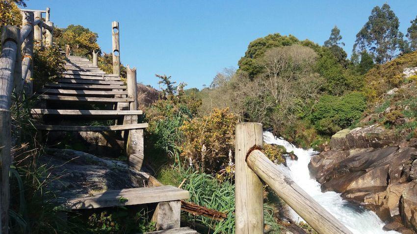 Fotodesfeita abandono Caldeiras do Castro Trasufre
