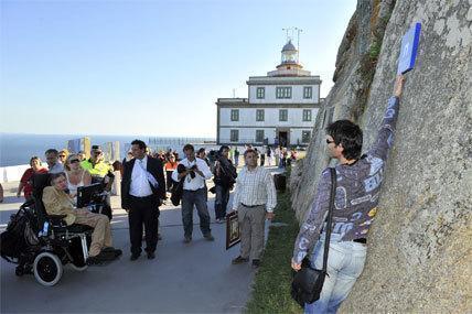 Stephen Hawking no Faro Fisterra con Jorge Mira