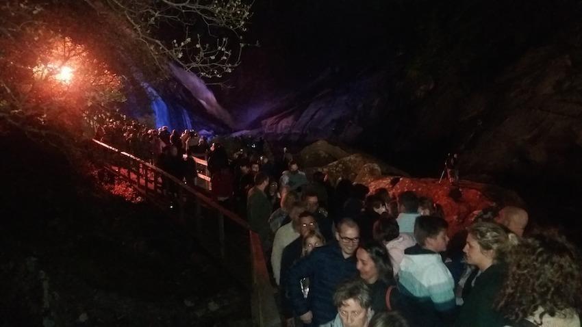 Ateigada a Fervenza do Ezaro coa iluminacion nocturna 2-Foto-Rafa Quintans