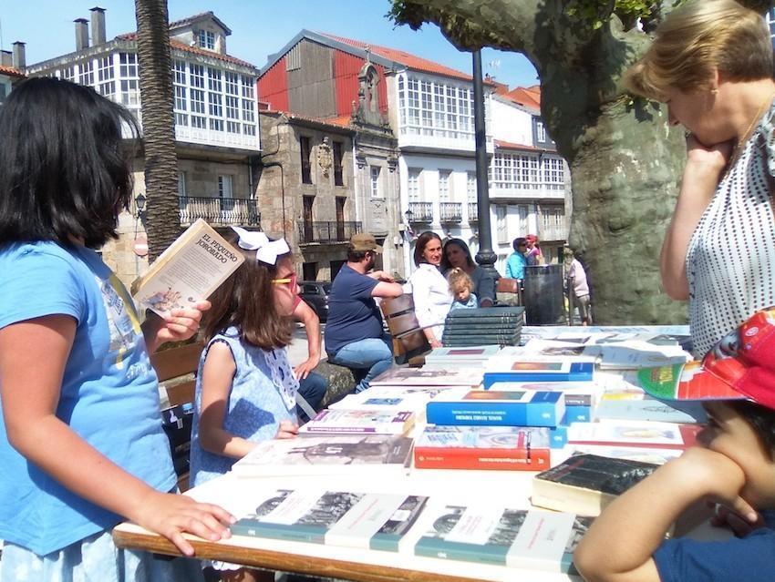 Celebración do Día do Libro en Corcubión