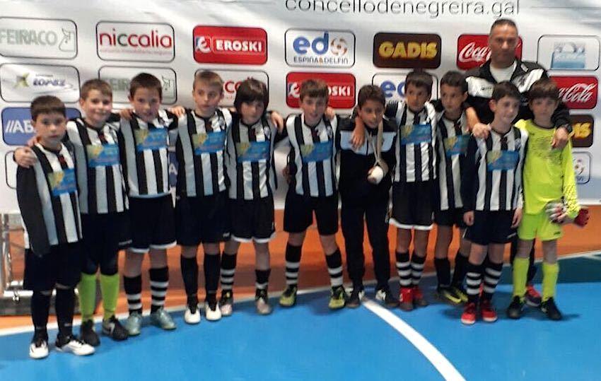 Alevins do Outes no Intercomarcal de FS de Negreira