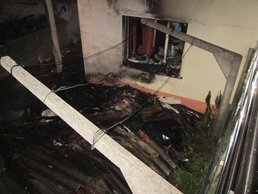 Incendio nunha casa de Rus-Foto-Bombeiros de Carballo