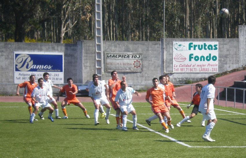 Imaxe dun partido do Santa Comba CF en 2009